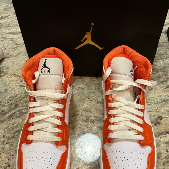 Air Jordan Mid SE - Picture 4 of 7